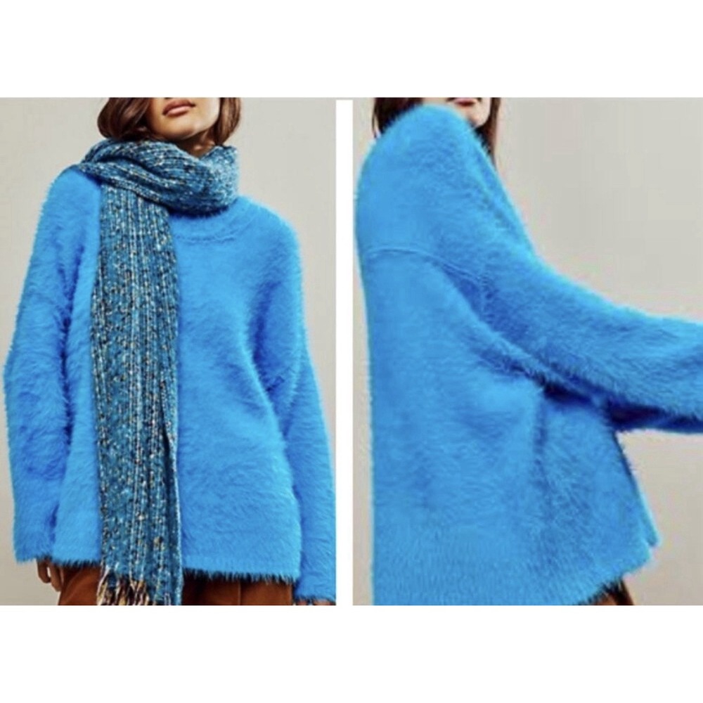 Free People XL Blue Fuzzy Crewneck Sweater Oversized Soft Eyelash Knit Cozy Soft